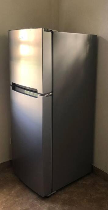 Kelly'S Studio Apartment - Rental Near Airport, Amenities And Bus Route 세인트 필리프 외부 사진